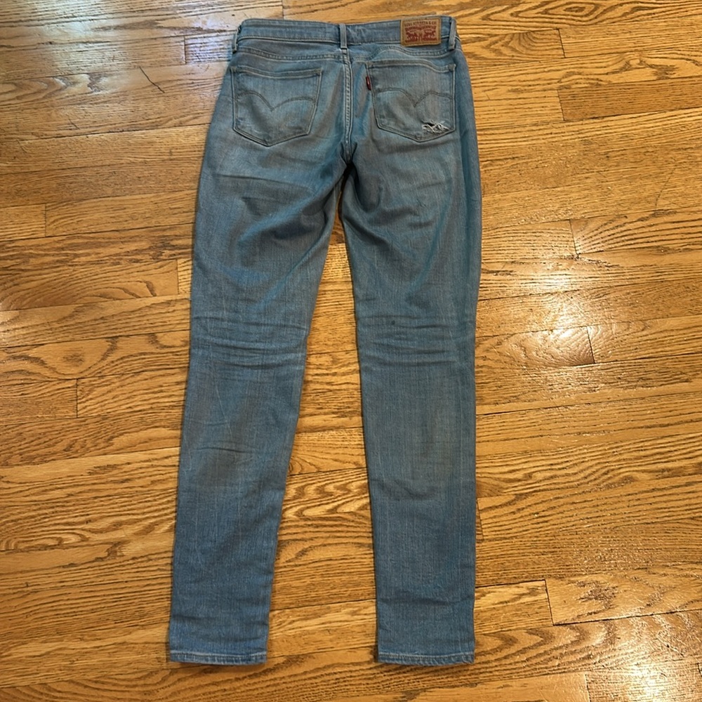 Levi’s Distressed Jeans - Picture 4 of 5